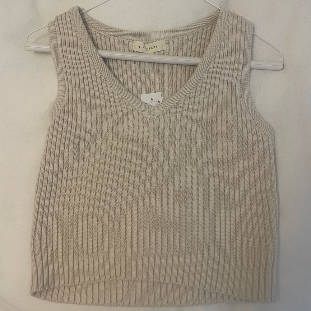 cropped v neck sweater!